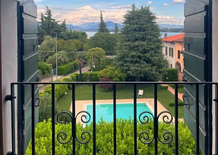 Appartamento Mansardato Con Vista Lago