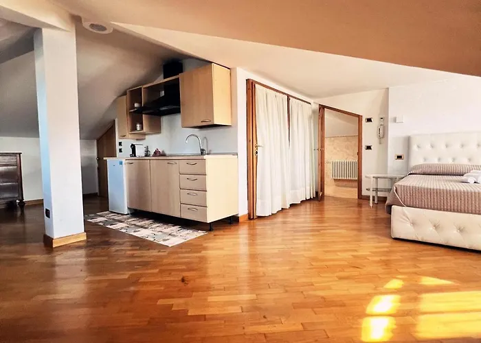 Appartamento Mansardato Con Vista Lago