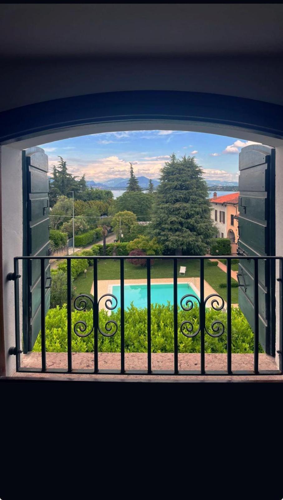 Apartment Mansardato Con Vista Peschiera del Garda